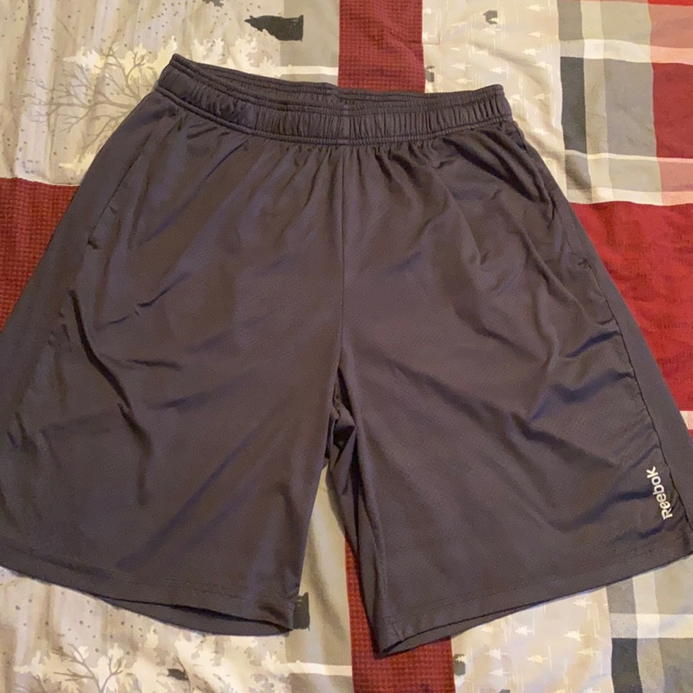 Reebok Men’s Size Large athletic shorts like new